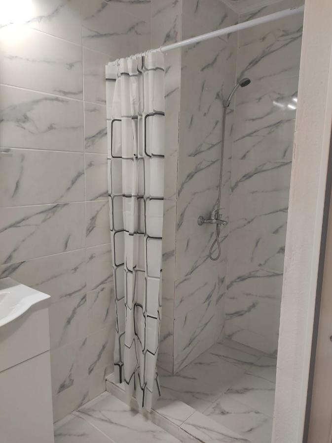 Appartamento Apartament Diaconu Coresi Braşov Esterno foto