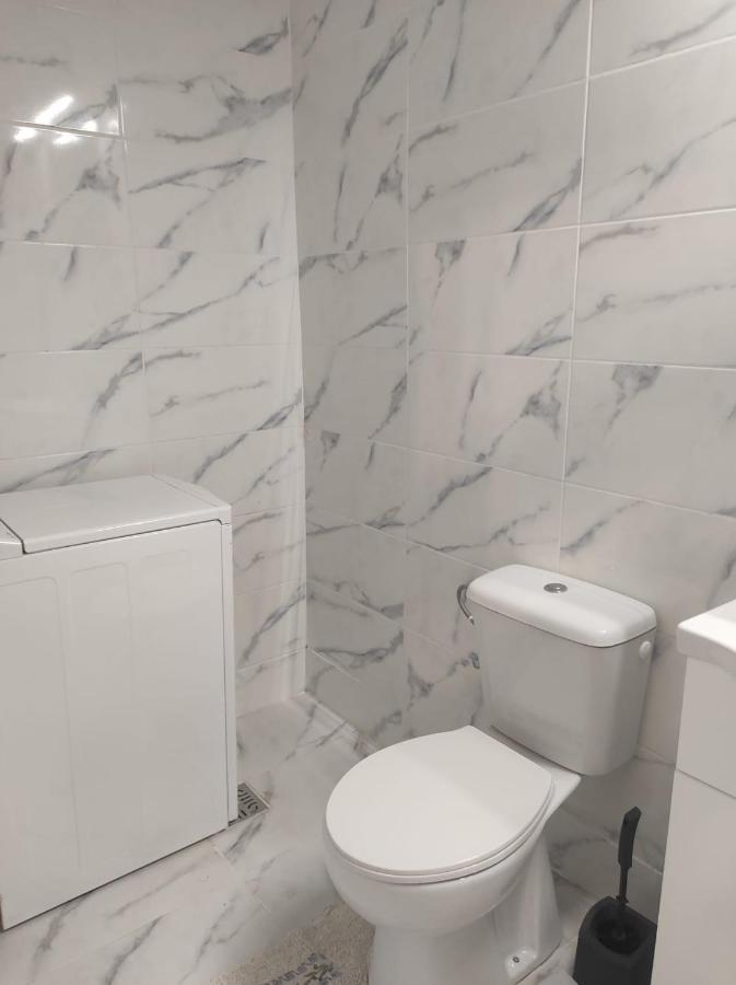 Appartamento Apartament Diaconu Coresi Braşov Esterno foto