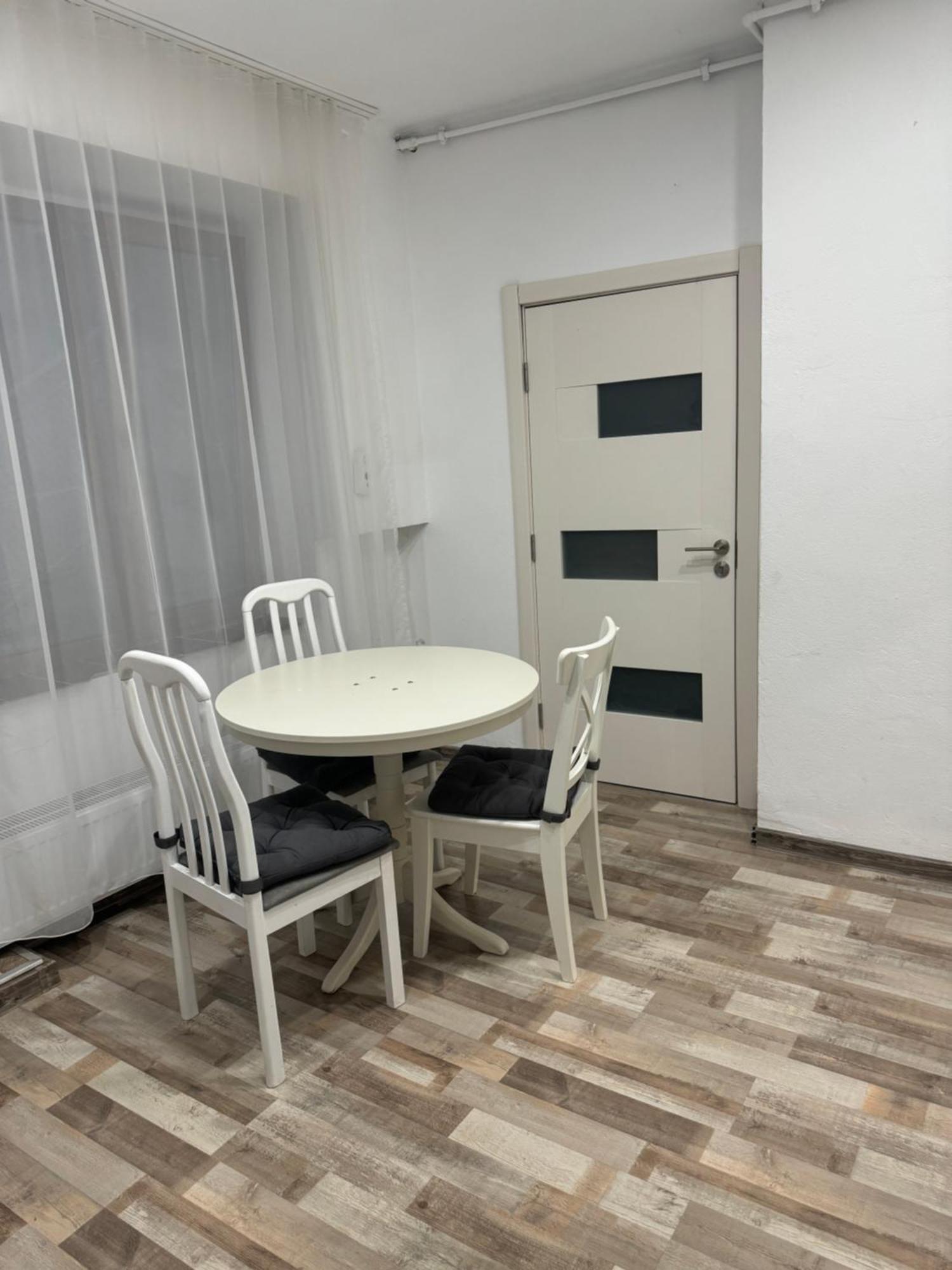 Appartamento Apartament Diaconu Coresi Braşov Esterno foto