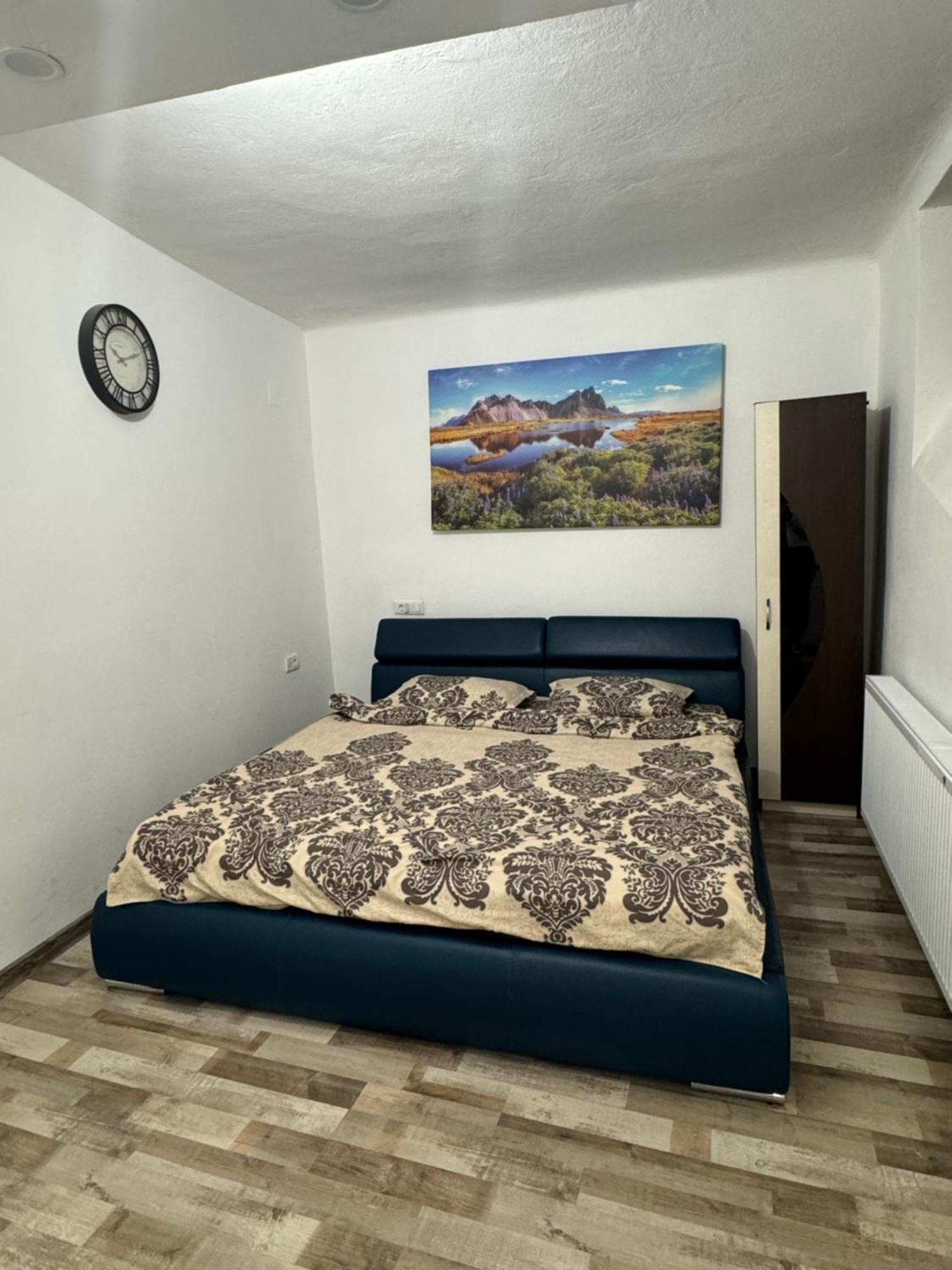 Appartamento Apartament Diaconu Coresi Braşov Esterno foto
